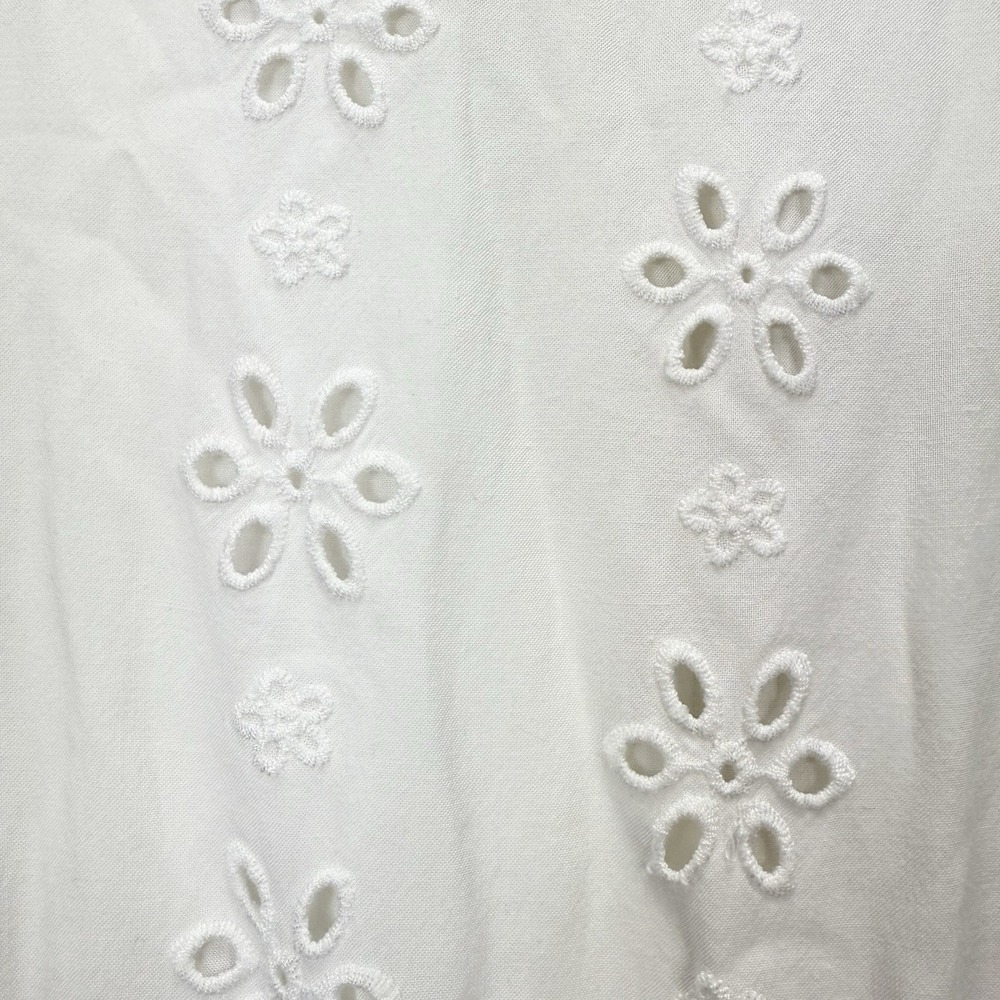Torrid White Babydoll Eyelet Challis Top Size 2X - Picture 8 of 11